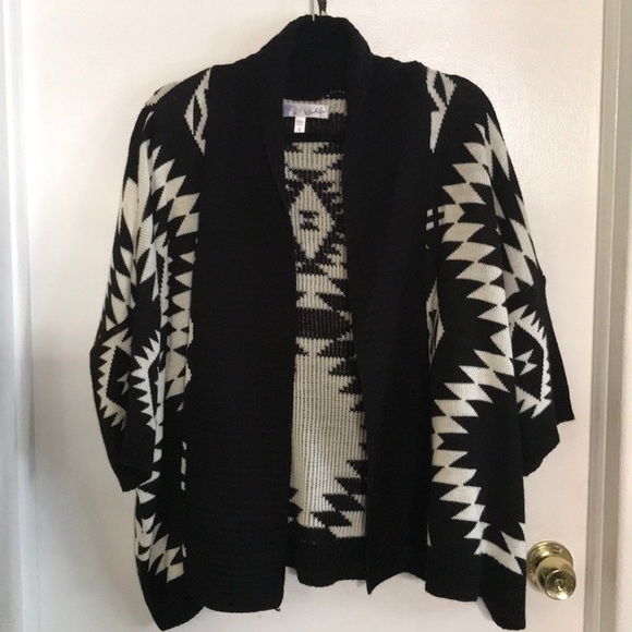 Sweaters - Sweater in great condition, worn once